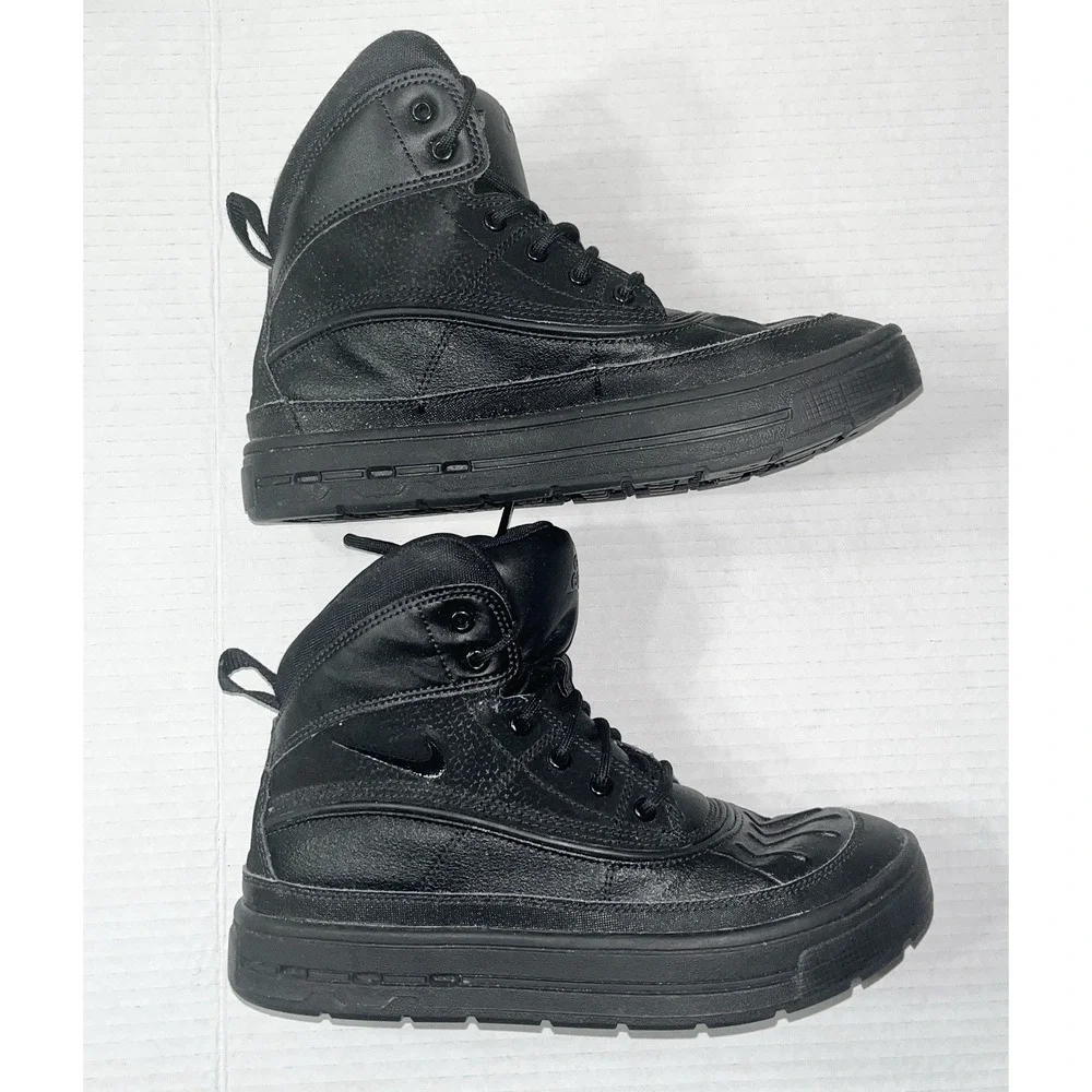 Nike Woodside 2 ACG Boots Boys 5Y Triple Black 524872-004 Winter‎ Duck Boots